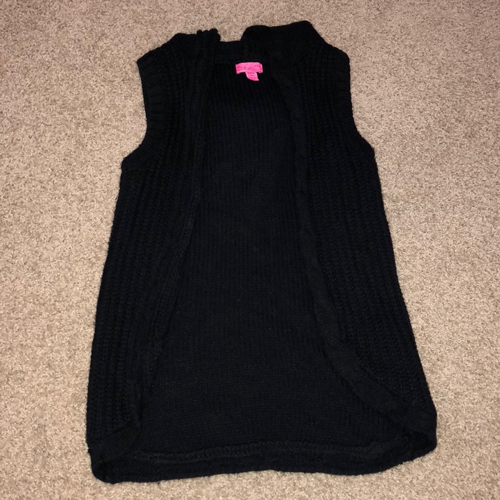 Kids black vest with good size M(8-10)